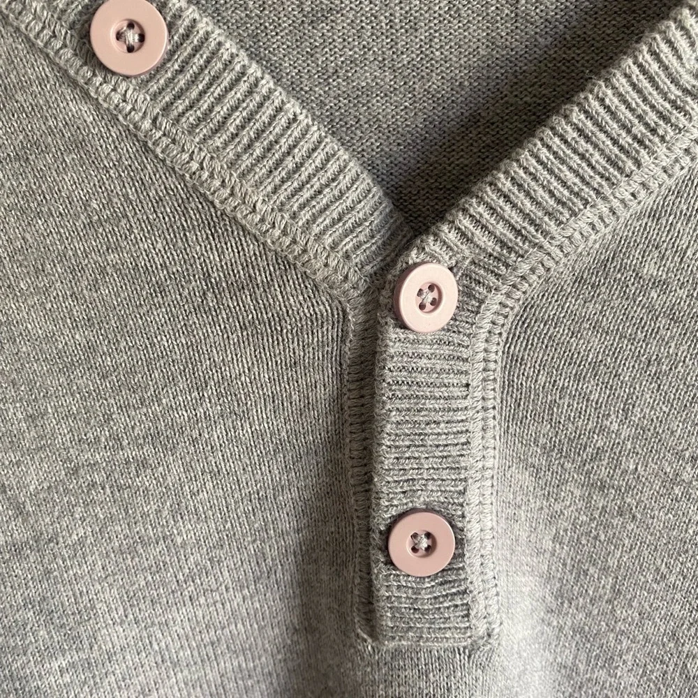 The Rail Sweater Mens L Gray V Neck 3 Button Preppy Academia Cotton‎